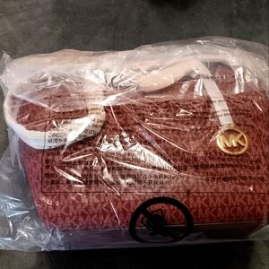 Nwt Michael kors signature logo shoulder bag